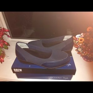 Navy leather and fabric Drew flats.